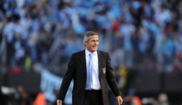 "Papelito" se lesionó y Tabárez convocó a Alfaro