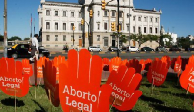 Aprueban en comisión la ley que despenaliza el aborto