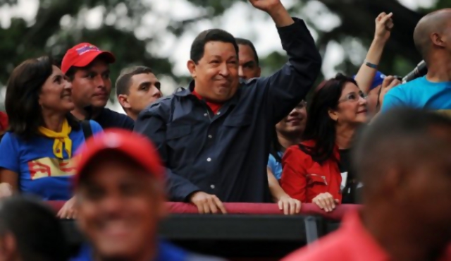 Chávez: Capriles "se disfraza de izquierda"