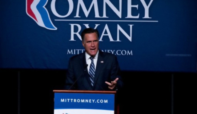 Romney intenta remendar su error