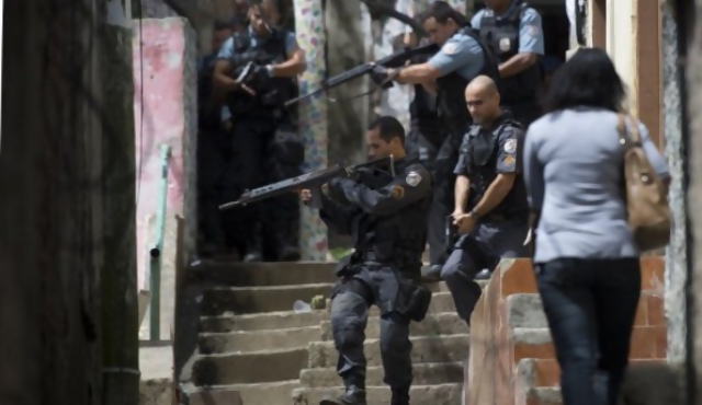 La policía se instala en la Rocinha