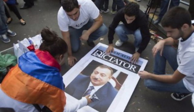 Indulto de azerbaiyano que asesinó a armenio acentúa el conflicto