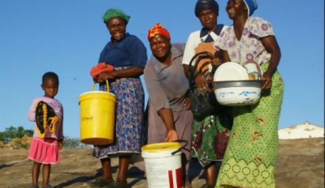 Tirar la cadena al mismo tiempo en Zimbabue