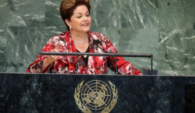 Dilma criticó la "manipulación comercial"