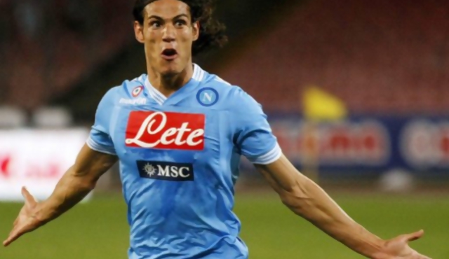 Tres goles de Cavani dejan como líder al Nápoli