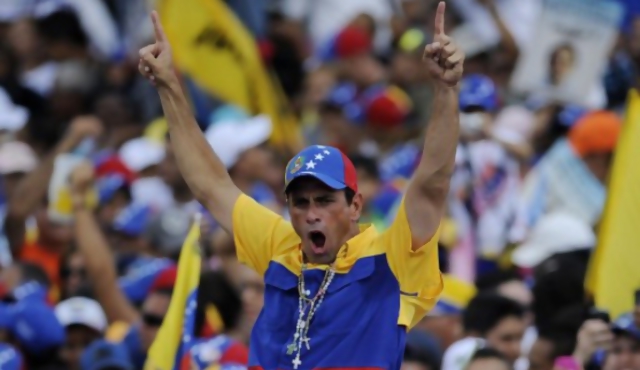 Capriles cuestionó inversiones de Chávez en Uruguay