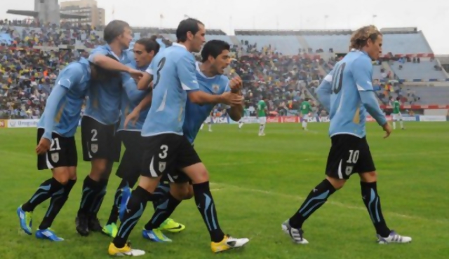 La historia juega en contra