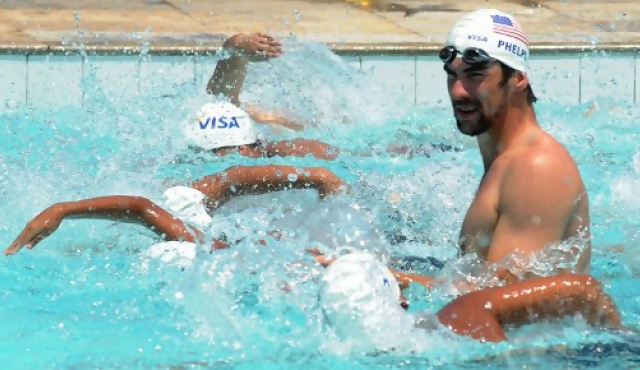 Phelps da clases en favela carioca