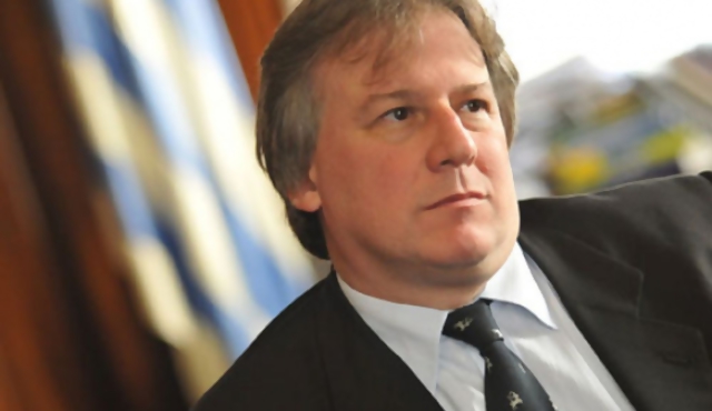 Lorenzo y una idea sobre qué hacer con los aviones 