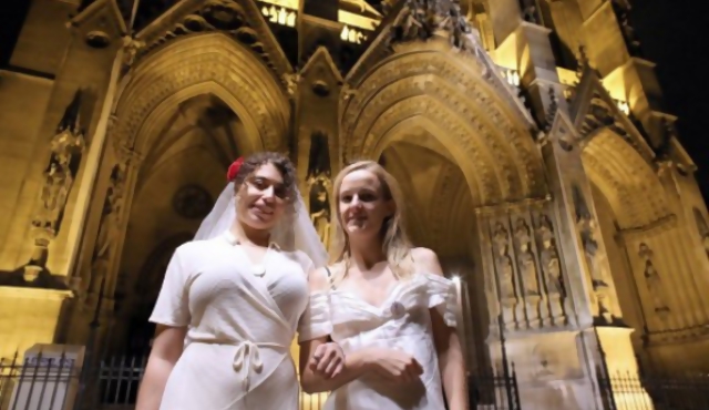 Francia abre la vía al matrimonio homosexual 