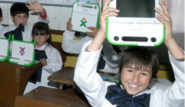 Plan Ceibal no sería afectado por problemas financieros de One Laptop per Child