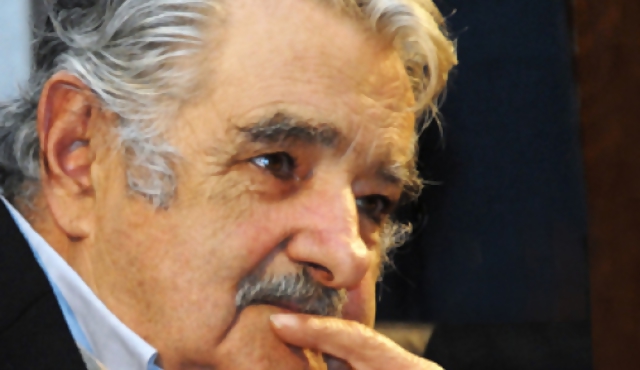 Mujica convoca a “batalla” por detener la inflación