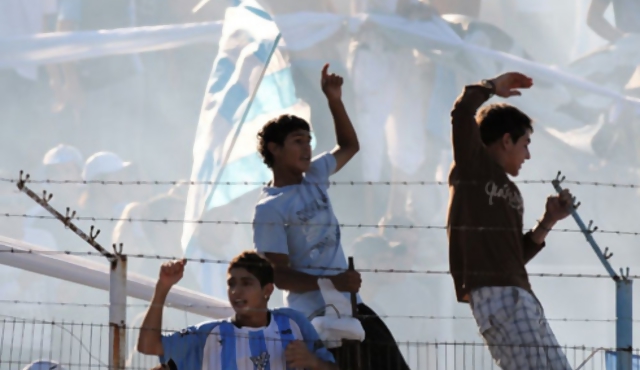 Solo tres equipos tienen canchas habilitadas para toda clase de partidos