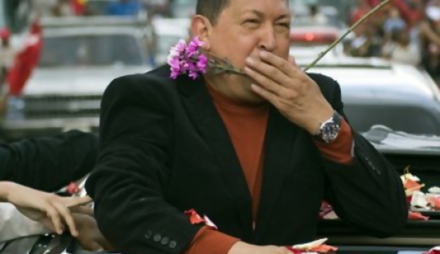 Chávez encara incierta operación en Cuba