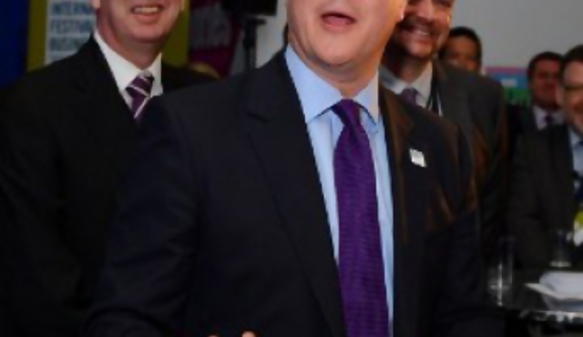 Cameron dispuesto a luchar por Malvinas