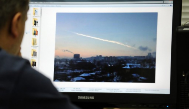 Meteoritos provocan pánico en Rusia