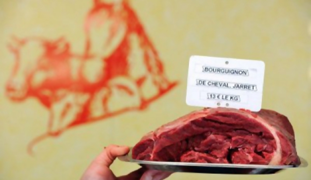 Finlandia repartirá a los pobres platos con carne de caballo