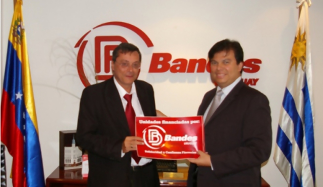Banco Bandes Uruguay financia renovación de flota de C.O.E.T.C.