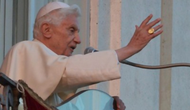 Benedicto XVI ya partió a Castelgandolfo