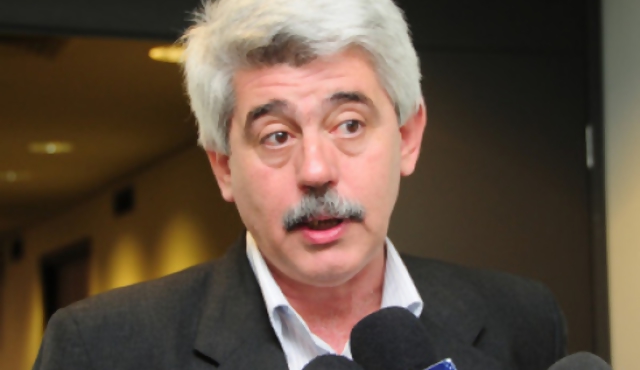 Licencia por maternidad se aumentará "en breve"