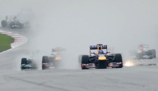 Vettel ganó en Malasia y Alonso se retiró