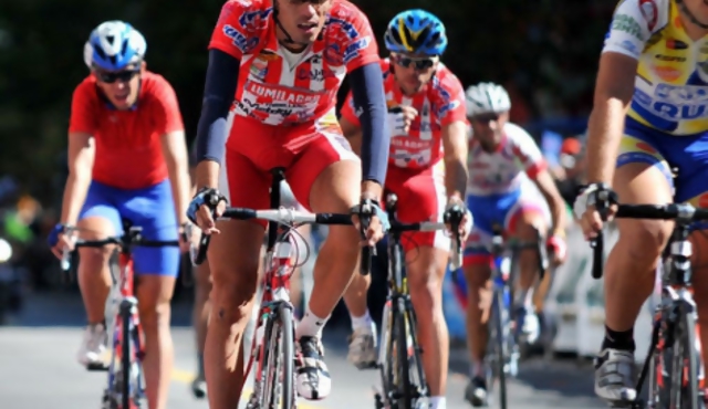 Brasileño Da Rosa trepa a la cima en la Vuelta Ciclista