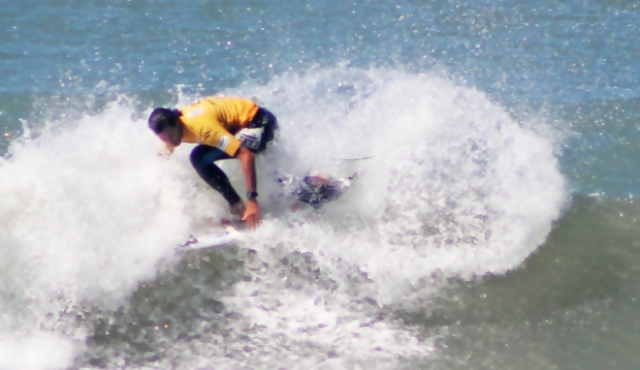 Surf: dos uruguayos avanzan en el mundial de Mar del Plata