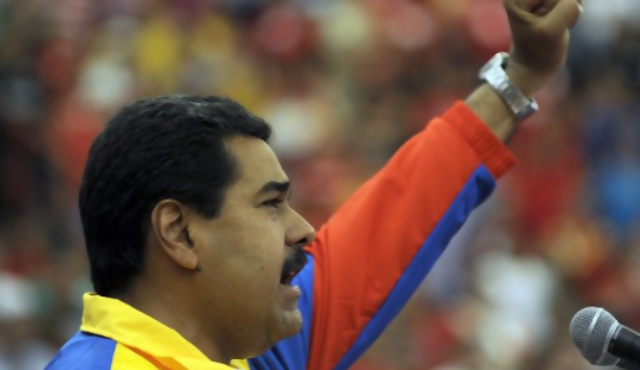 Maduro dice que EEUU conspira para matarlo