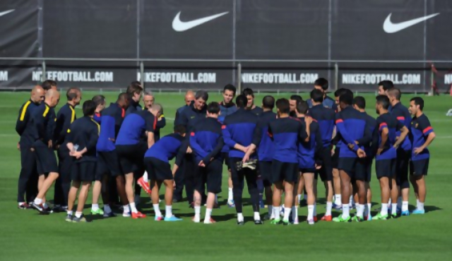Barcelona va por una inédita remontada