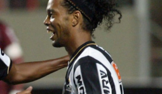 Ronaldinho y Kaká fuera de la Copa de las Confederaciones