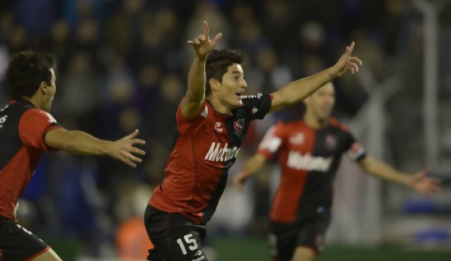 Newell's clasificó en el mejor partido de la Copa