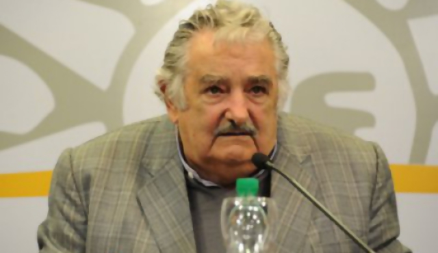 La OEA a favor de regular marihuana, Mujica dijo que no sale