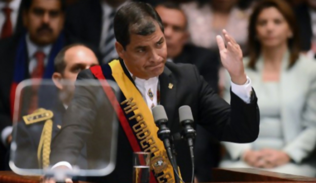 Ecuador: Correa vuelve a asumir como presidente