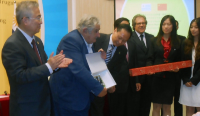 Mujica: "la globalización nos está manejando a nosotros"