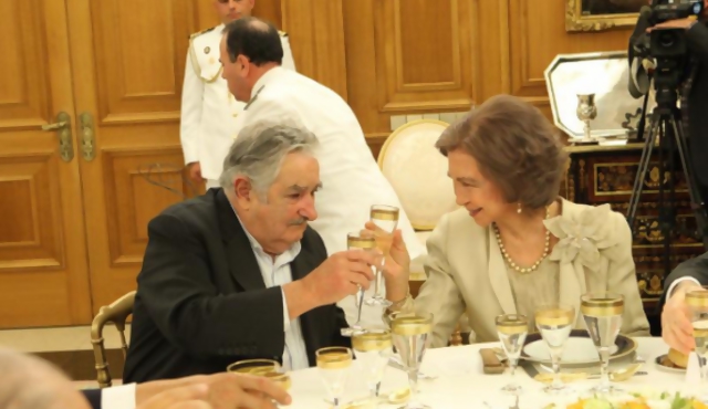 Rey Juan Carlos agradeció "hospitalidad" de Uruguay
