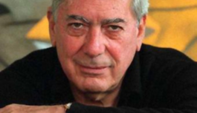 Vargas Llosa recuerda a Sartre en la Sorbona 