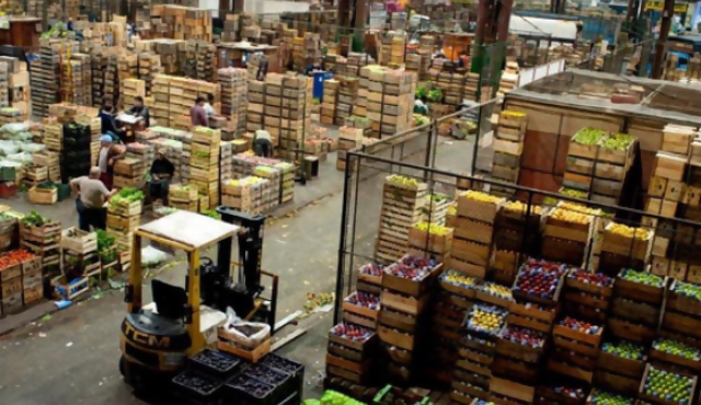 Precio de frutas y verduras sube 43% en un año
