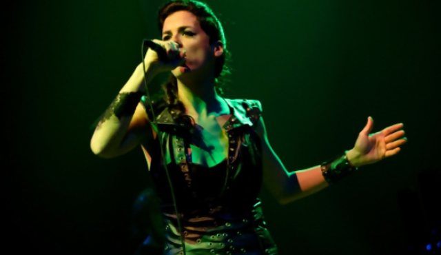 Maia Castro de gira por Europa