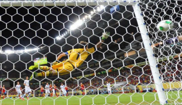 Suárez igualó el récord de Forlán