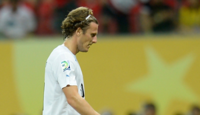 Para Forlán el empate favorece a Nigeria