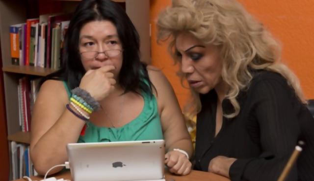 Hartas de entrevistas amarillistas, prostitutas mexicanas estudian periodismo