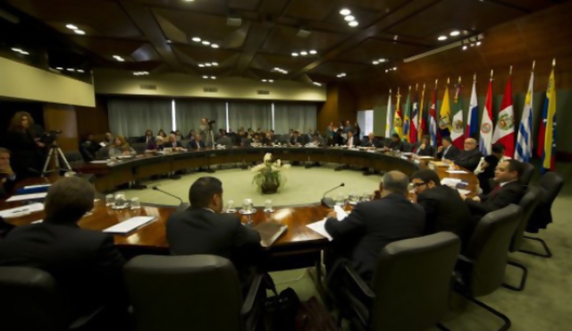 Cumbre del Mercosur debatirá asilo a Snowden