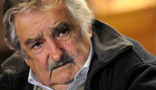 Mujica: critican la ley de medios los que concedían ondas "a dedo"