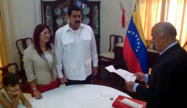 Maduro se casó con "la primera combatiente"