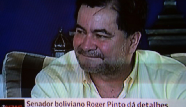 Diplomático brasileño ayuda en fuga de boliviano