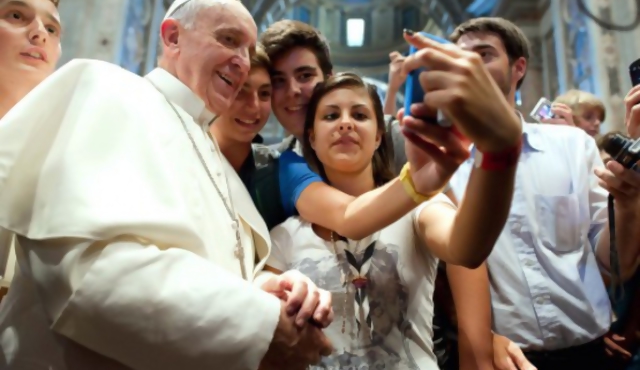 Papa Francisco triunfa en Facebook