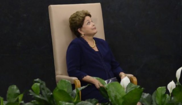 Dilma se lanza en las redes con humor