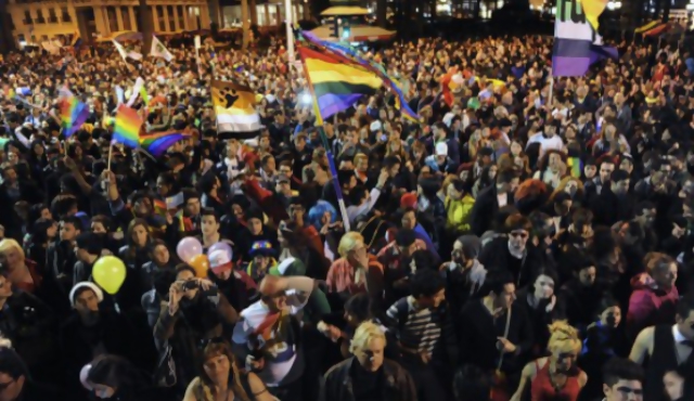 Multitudinaria marcha de la diversidad porque "nada es imposible"