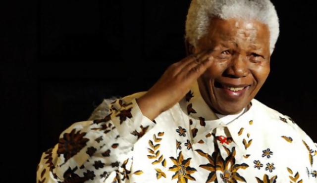 Mandela, un "genio" democrático que debió postergar la igualdad