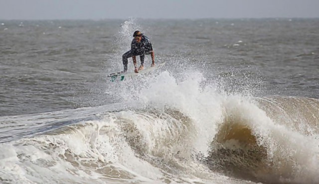 Surf de alto nivel en La Pedrera